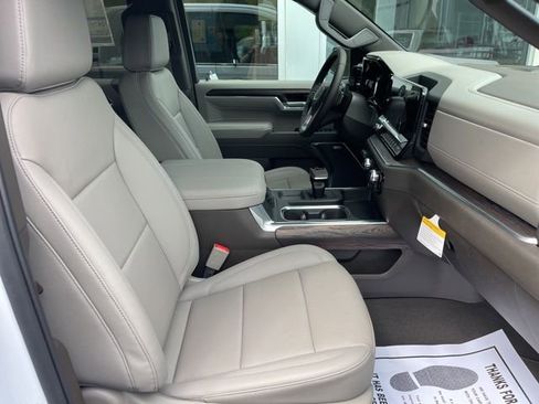New 2026 GMC Sierra 1500 SLT AWD/4WD image 11