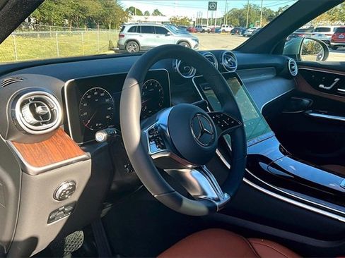 New 2026 Mercedes-Benz GLC 300 image 5