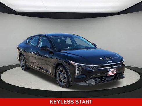 Used 2025 Kia K4 FWD image 8