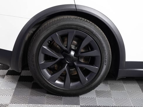 Used 2023 Tesla Model X AWD/4WD image 43