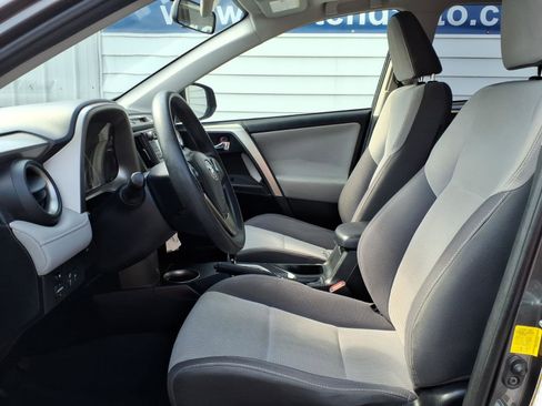 Used 2015 Toyota RAV4 XLE AWD/4WD image 7