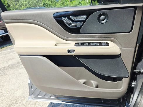 Used 2022 Lincoln Aviator Reserve w/ Equipment Group 201A AWD/4WD image 38
