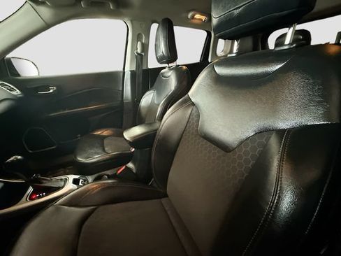 Used 2018 Jeep Compass Latitude w/ Popular Equipment Group FWD image 20