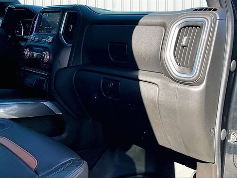 Used 2021 GMC Sierra 2500 AT4 w/ AT4 Premium Plus Package image 13