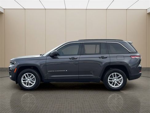 Certified 2025 Jeep Grand Cherokee Laredo X w/ Luxury Tech Group I image 2