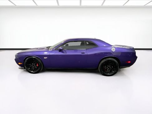 Used 2014 Dodge Challenger SRT8 RWD image 21