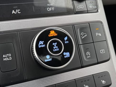 Used 2023 Hyundai Palisade Calligraphy image 18