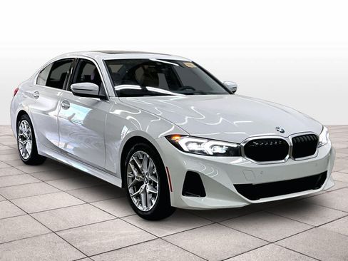 Used 2025 BMW 330i Sedan w/ M Sport Package RWD image 2