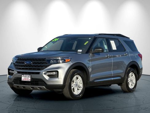 Used 2024 Ford Explorer XLT w/ Equipment Group 202A image 8