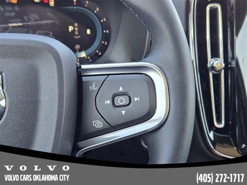 Used 2025 Volvo XC40 B5 Core w/ Protection Package Premier image 24