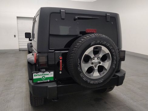 Used 2017 Jeep Wrangler Unlimited Sahara w/ Connectivity Group AWD/4WD image 6