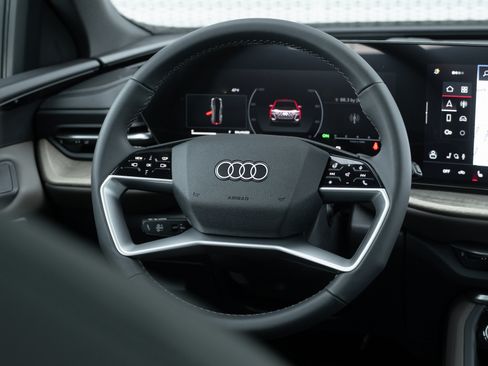 New 2025 Audi Q5 Premium Plus image 9