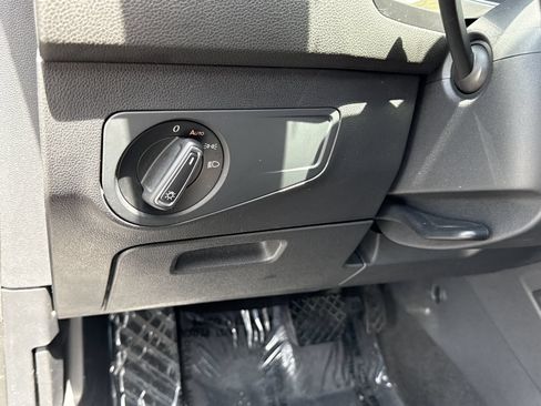 Used 2023 Volkswagen Tiguan SE FWD image 36