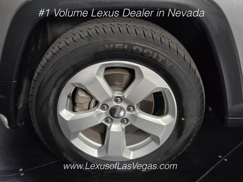Used 2020 Jeep Compass Latitude FWD image 12