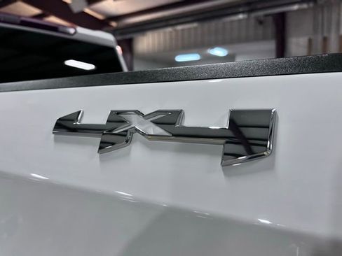 Used 2024 GMC Sierra 1500 Elevation image 29