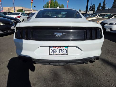 Used 2022 Ford Mustang Premium image 3