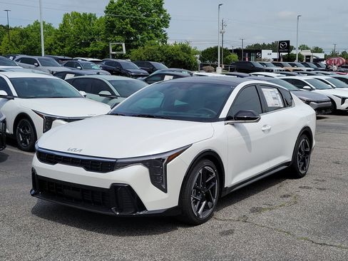 New 2026 Kia K4 GT-Line FWD image 3