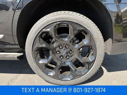 New 2026 GMC Yukon Denali w/ Denali Reserve Package AWD/4WD image 19
