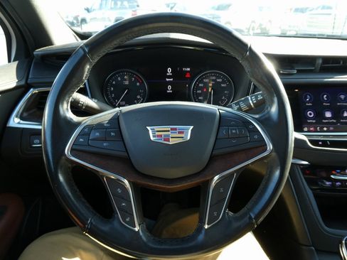 Used 2020 Cadillac XT5 Premium Luxury image 32