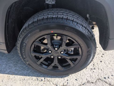 New 2026 Jeep Grand Cherokee Altitude AWD/4WD image 12
