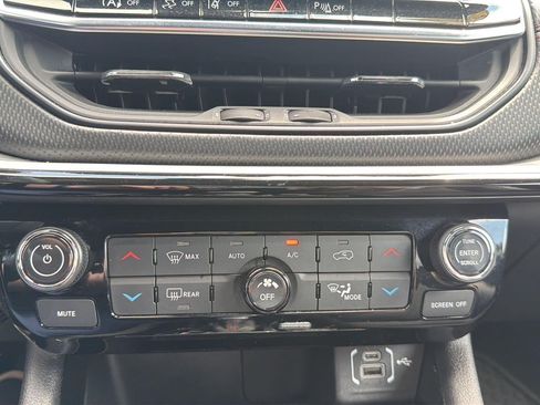 Used 2025 Jeep Compass Trailhawk AWD/4WD image 22