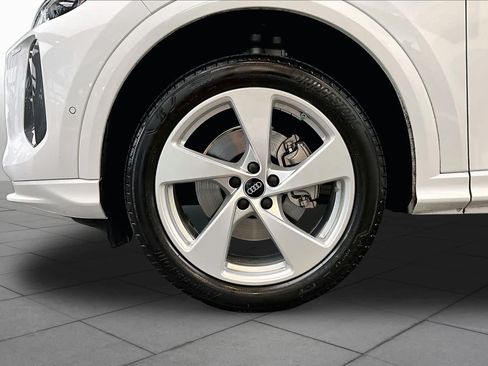 Used 2025 Audi Q5 Premium AWD/4WD image 11