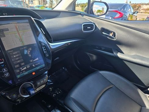 Used 2020 Toyota Prius Prime Limited image 32