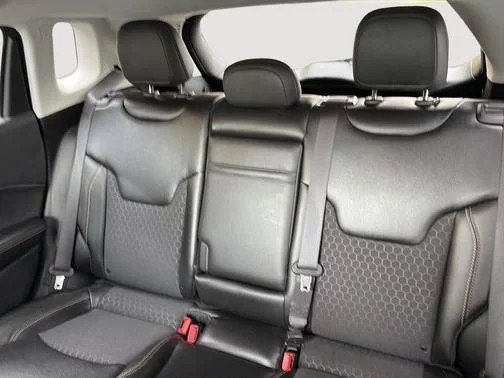 Used 2020 Jeep Compass Latitude AWD/4WD image 12