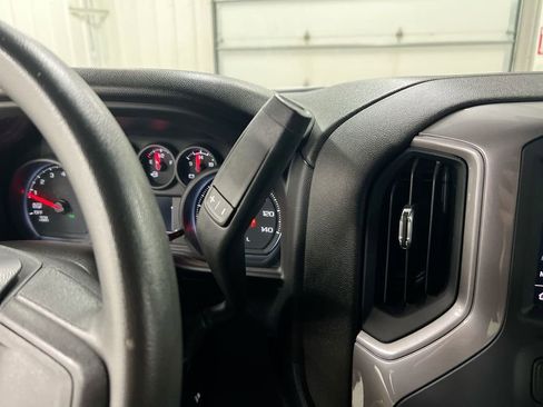 Used 2023 Chevrolet Silverado 1500 Custom AWD/4WD image 17