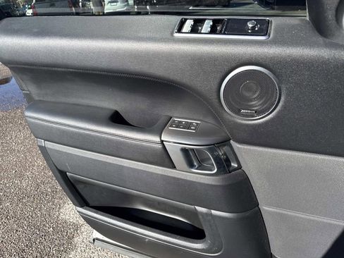 Used 2020 Land Rover Range Rover Sport SE image 13