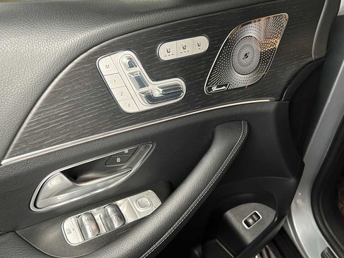 Certified 2025 Mercedes-Benz GLS 450 4MATIC image 22