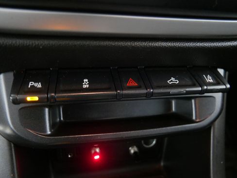 Used 2020 Chevrolet Colorado LT w/ Safety Package image 30