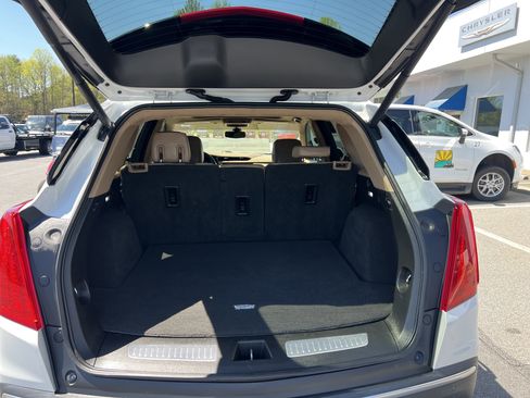 Used 2017 Cadillac XT5 Platinum w/ Driver Assist Package image 10