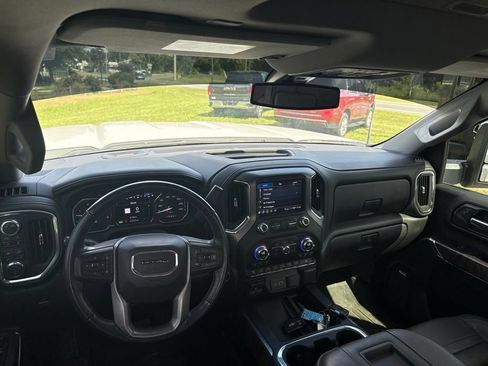 Used 2022 GMC Sierra 3500 Denali AWD/4WD image 9