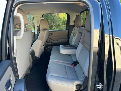 Used 2023 Nissan Frontier SV w/ SV Convenience Package image 24