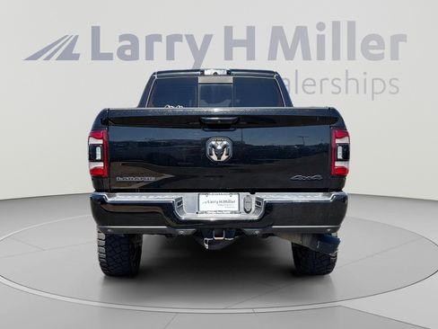Used 2019 RAM 2500 Laramie w/ Black Appearance Package AWD/4WD image 3