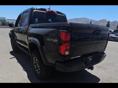 Used 2024 Chevrolet Colorado ZR2 w/ ZR2 Convenience Package III AWD/4WD image 4
