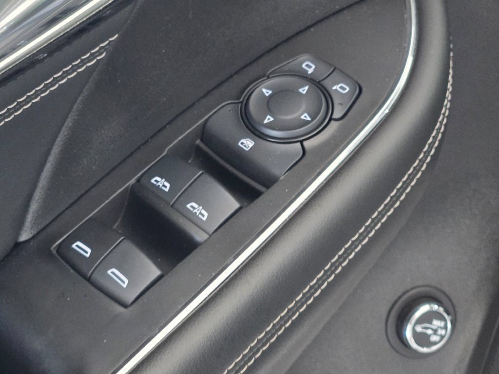 Certified 2022 Buick Envision Preferred FWD image 21