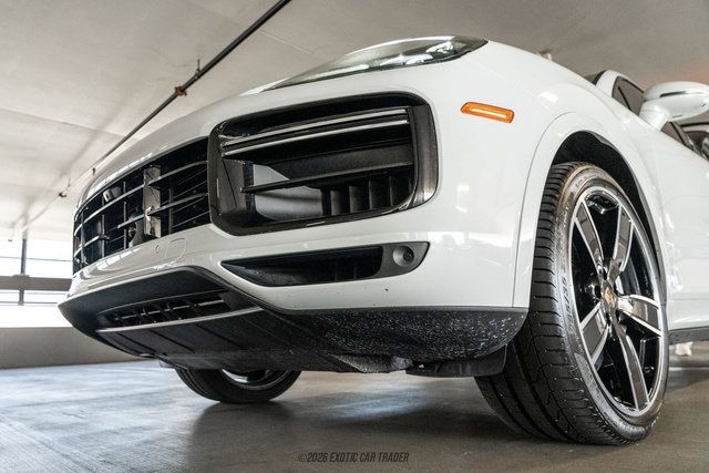 Used 2023 Porsche Cayenne Turbo AWD/4WD image 63