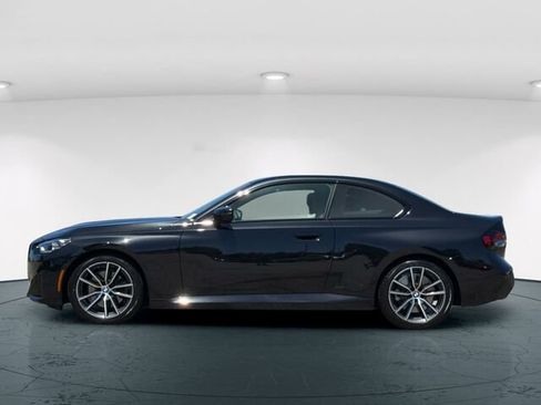 Used 2025 BMW 230i Coupe w/ Convenience Package RWD image 4