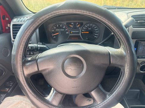 Used 2005 Chevrolet Colorado LS RWD image 16