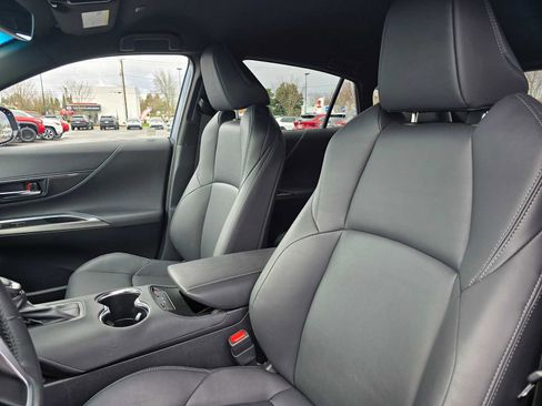 Used 2023 Toyota Venza XLE image 22