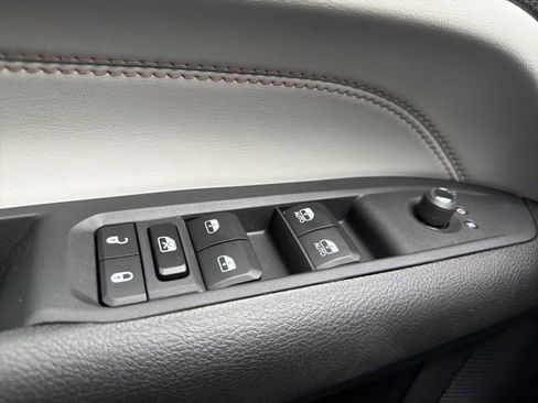 New 2026 Jeep Compass Limited image 17