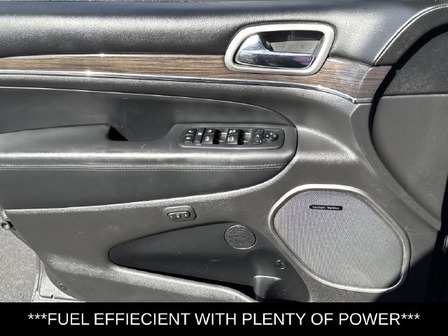 Used 2018 Jeep Grand Cherokee Overland AWD/4WD image 9