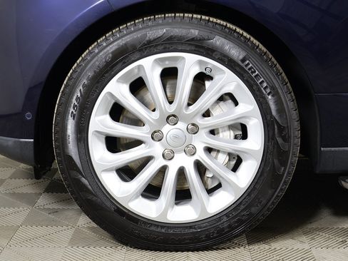 Used 2020 Land Rover Range Rover HSE image 25