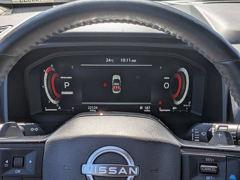 Used 2025 Nissan Rogue Platinum FWD image 21