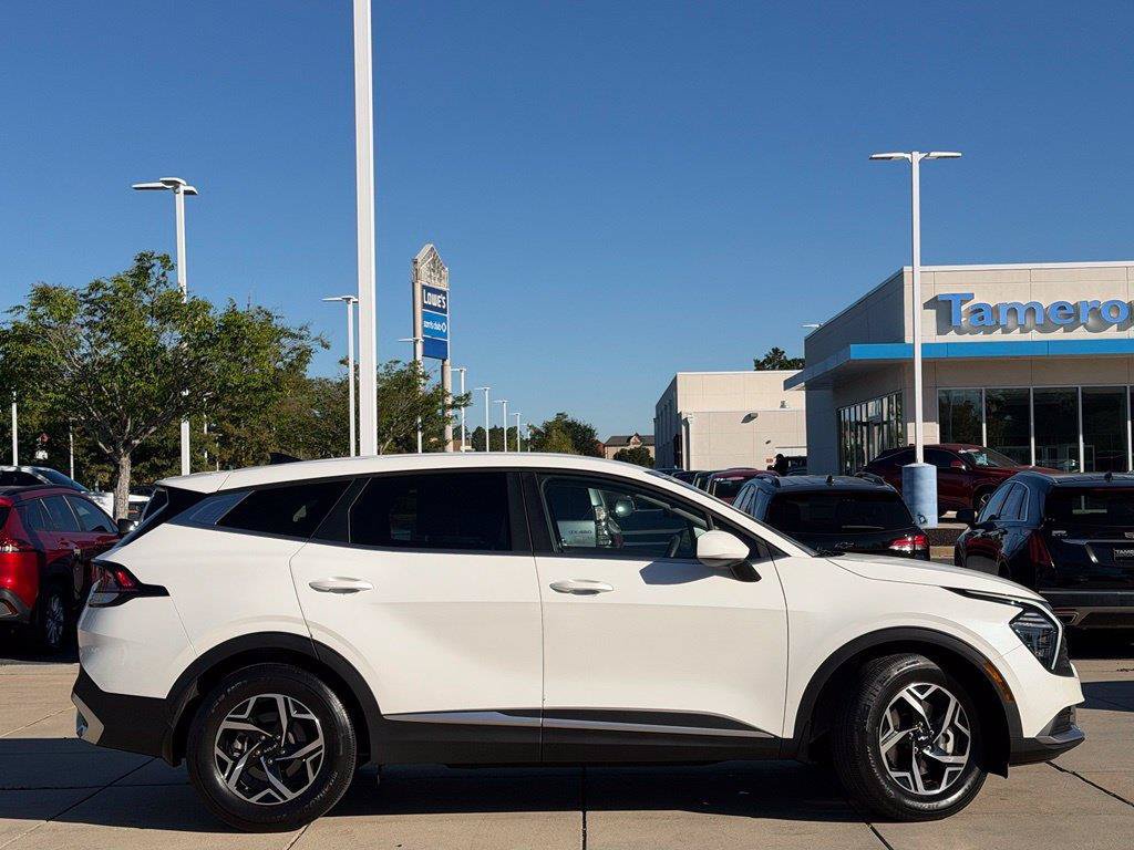 Used 2024 Kia Sportage LX FWD image 4
