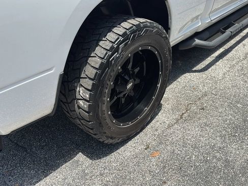 Used 2019 RAM 1500 Classic SLT RWD image 38