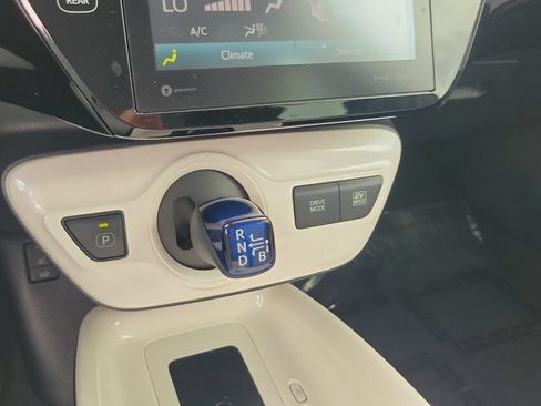 Used 2018 Toyota Prius Four Touring FWD image 15