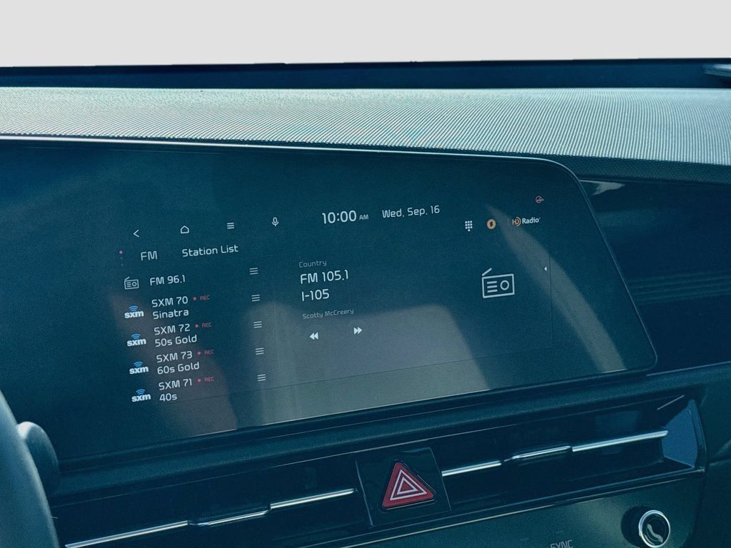 Certified 2025 Kia Niro EX FWD image 18